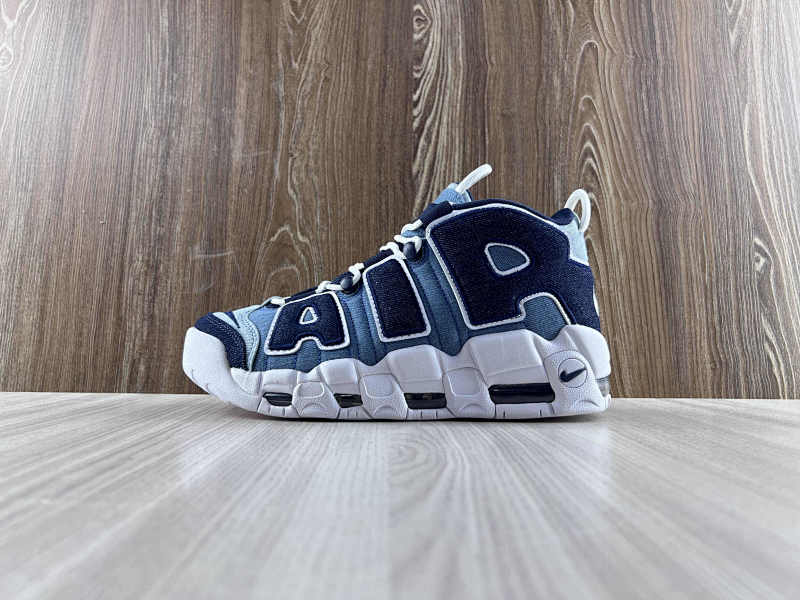 NIKE UPTEMPO (23)