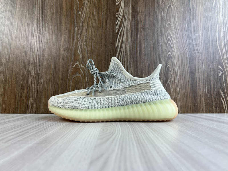 YEEZY 350 (12)