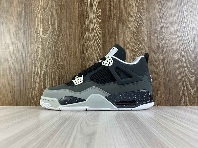 NIKE AIR JORDAN 4 (100)