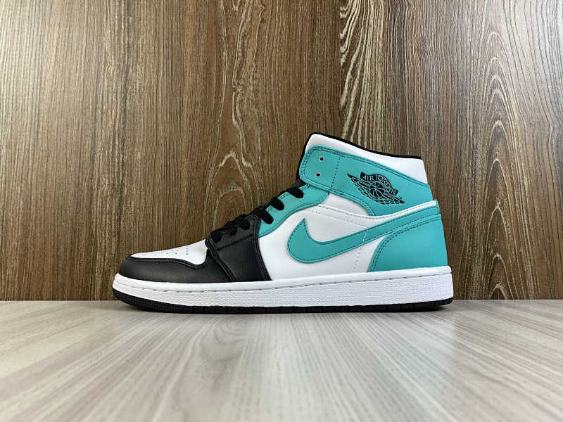 NIKE AIR JORDAN 1 MID (11)