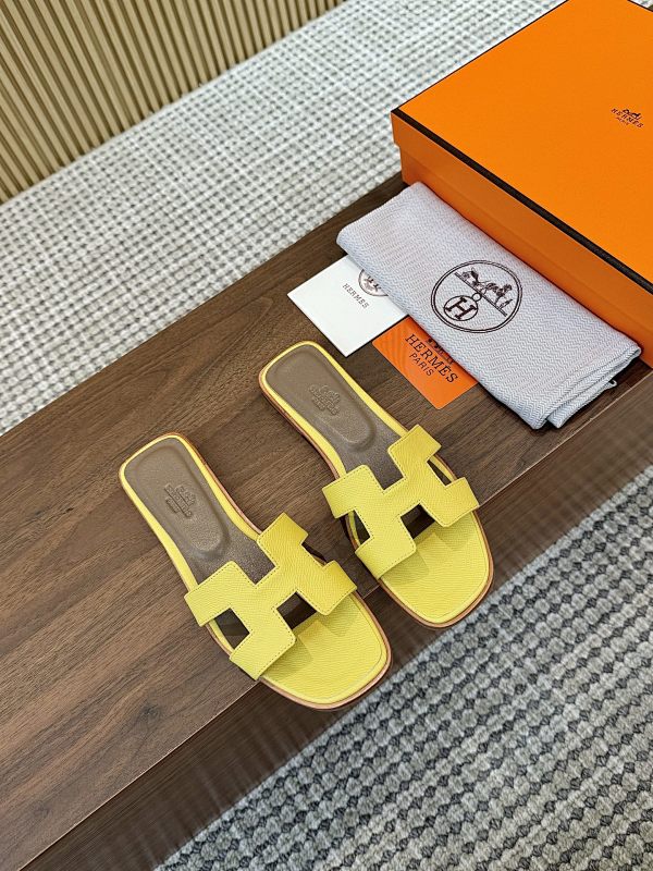 HERMES SHOES (450)