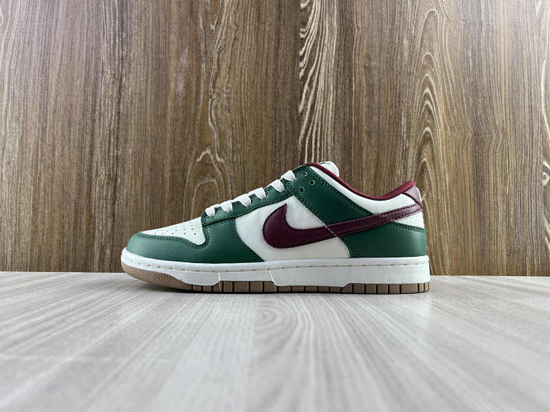 NIKE DUNK (229)