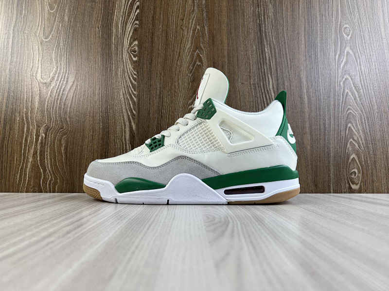 NIKE AIR JORDAN 4 (79)