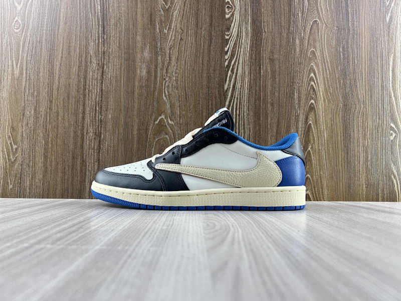 NIKE AIR JORDAN 1 LOW (108)