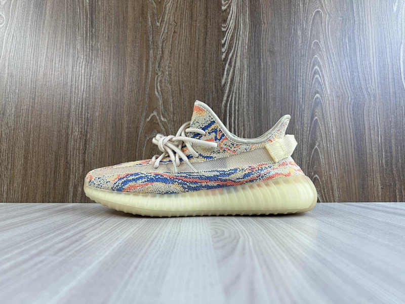 YEEZY 350 (31)
