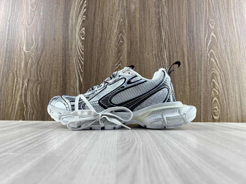 BALENCIAGA SHOES (114)