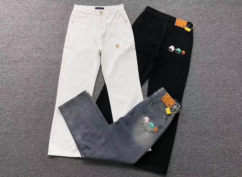 LOUIS VUITTON PANTS (135)