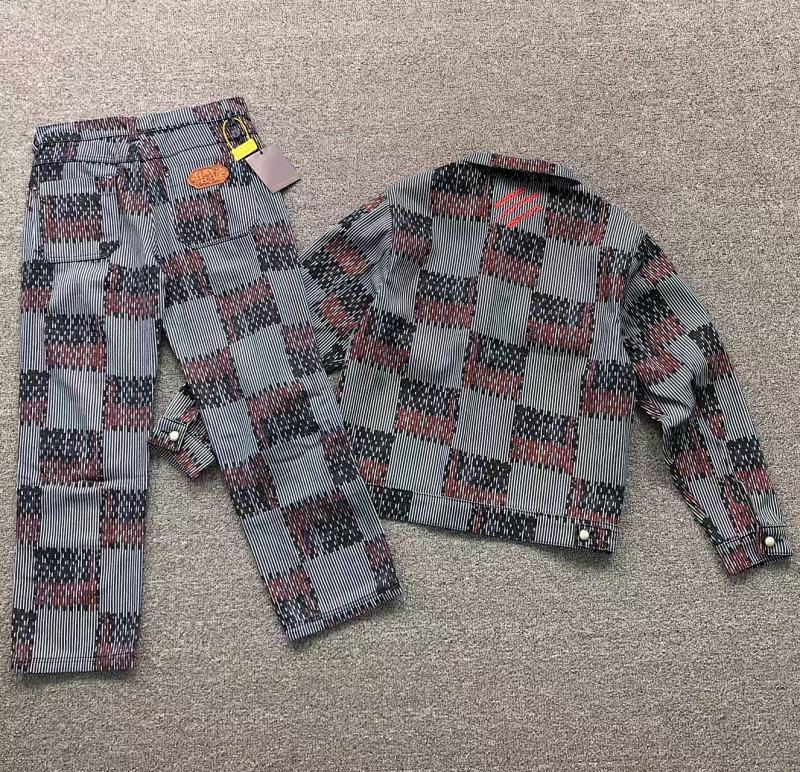 LOUIS VUITTON PANTS (153)