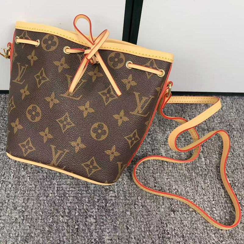 LOUIS VUITTON BAGS (6)