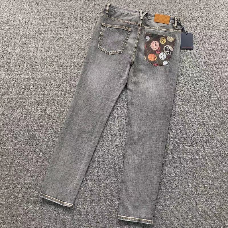 LOUIS VUITTON PANTS (144)