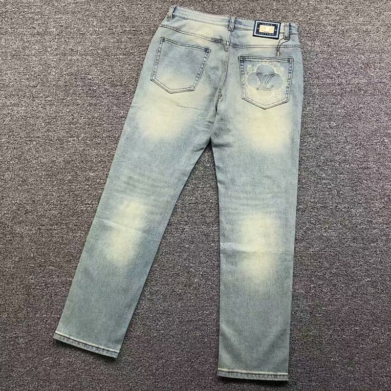 LOUIS VUITTON PANTS (107)