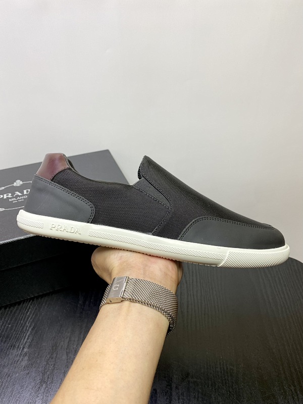 PRADA SHOES (577)