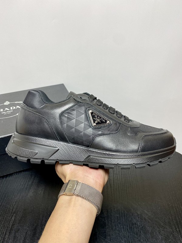 PRADA SHOES (389)