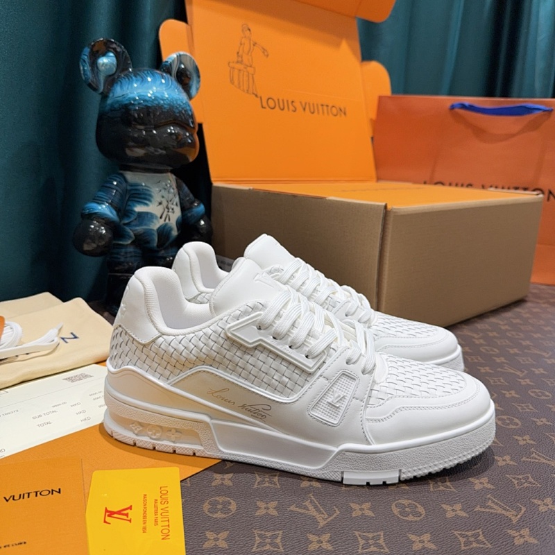 LOUIS VUITTON SNEAKERS (152)