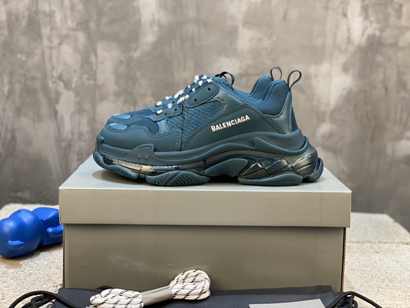 BALENCIAGA SNEAKERS (525)