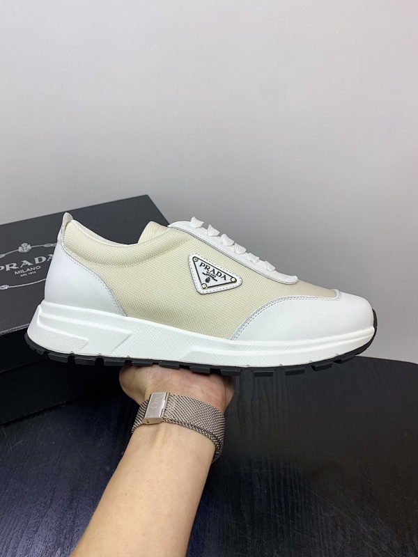PRADA SHOES (409)