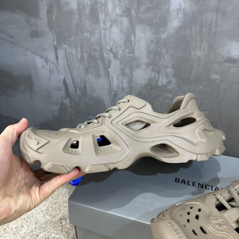 BALENCIAGA SNEAKERS (329)