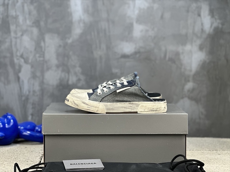 BALENCIAGA SNEAKERS (693)