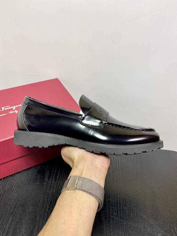 FERRAGAMO SHOES (150)