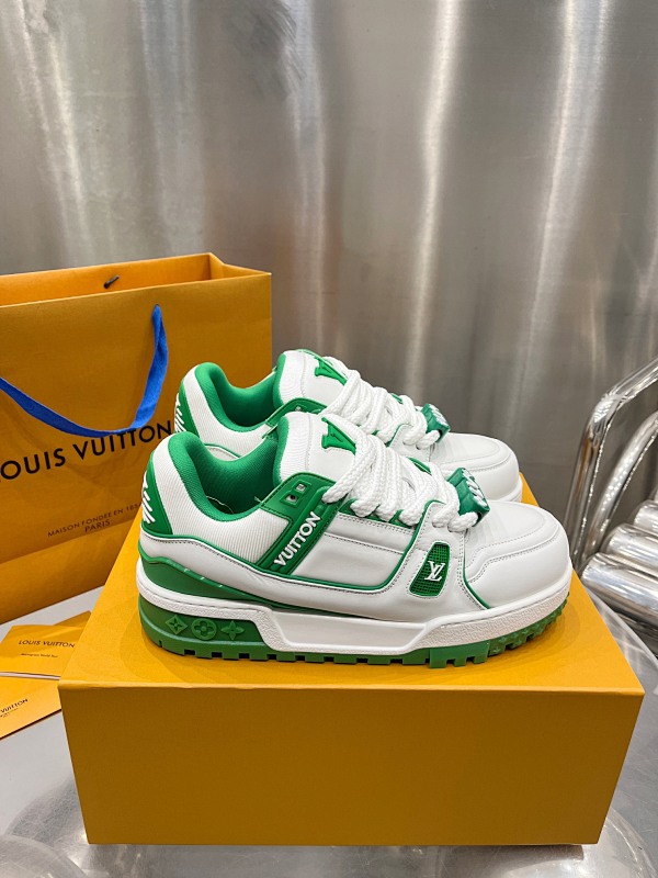 LOUIS VUITTON SHOES (369)
