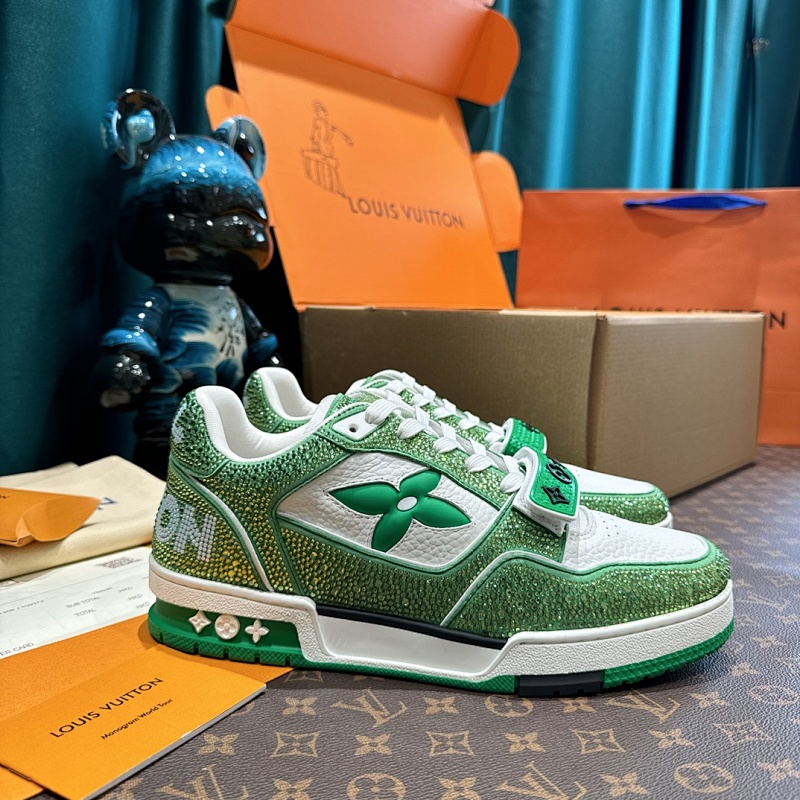 LOUIS VUITTON SNEAKERS (121)