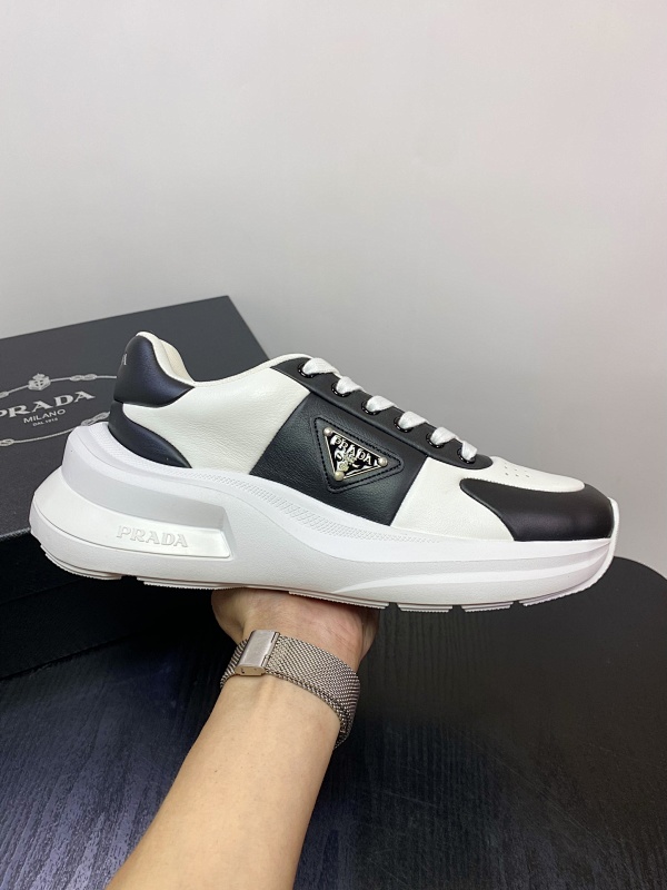 PRADA SHOES (387)