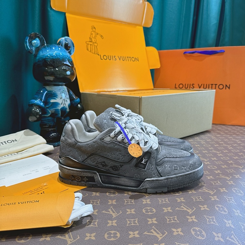 LOUIS VUITTON SNEAKERS (58)