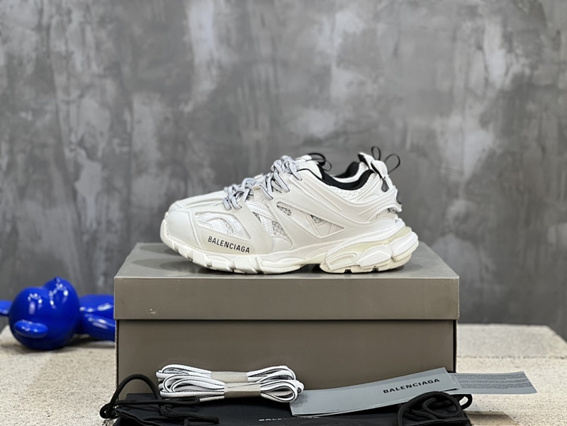 BALENCIAGA SNEAKERS (621)