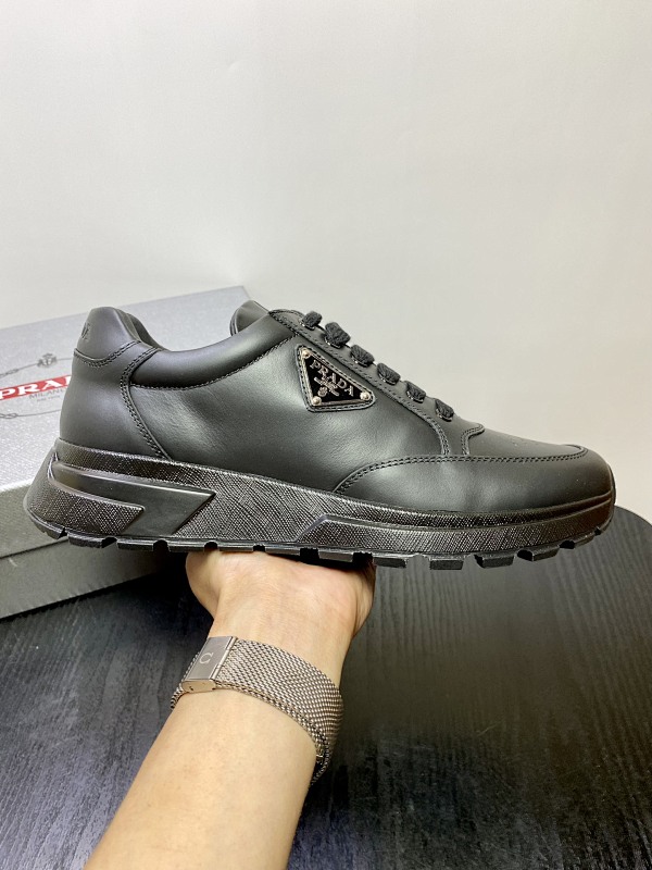 PRADA SHOES (381)