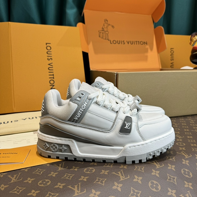 LOUIS VUITTON SHOES (376)