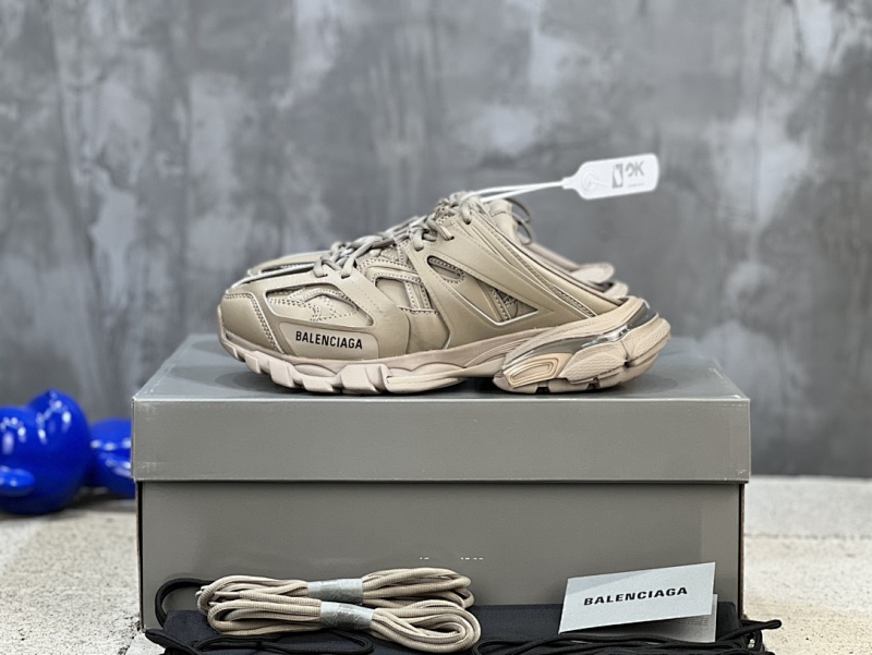 BALENCIAGA SNEAKERS (506)