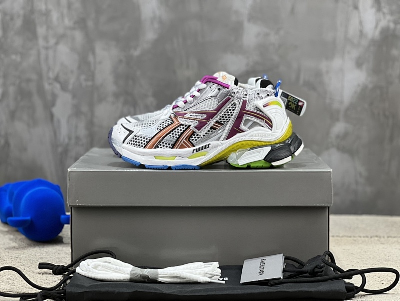 BALENCIAGA SNEAKERS (556)