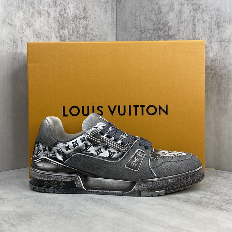 LOUIS VUITTON SNEAKERS (503)