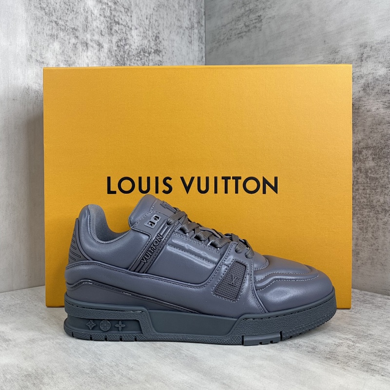 LOUIS VUITTON SNEAKERS (521)