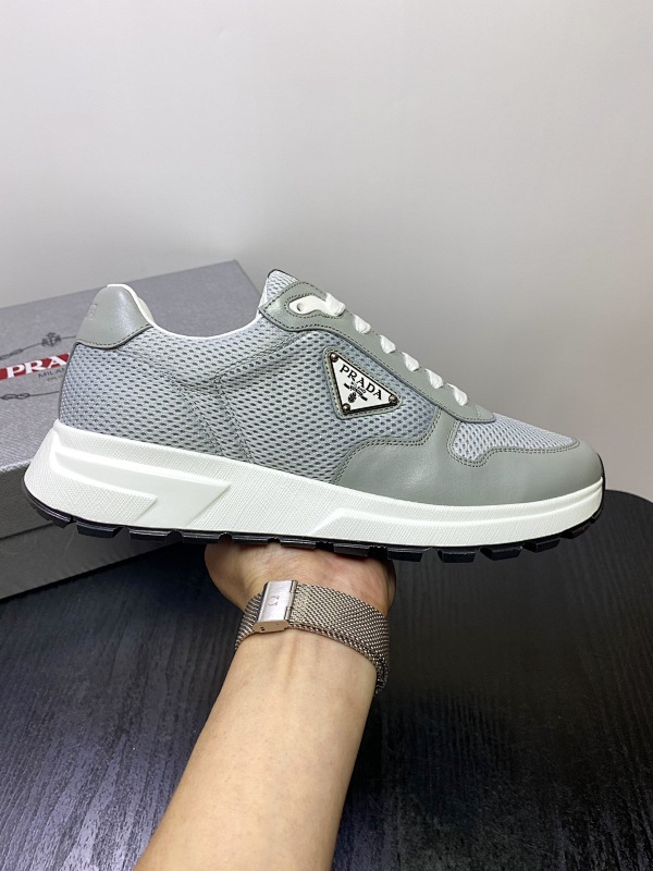 PRADA SHOES (542)