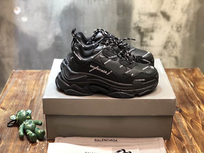 BALENCIAGA SNEAKERS (744)