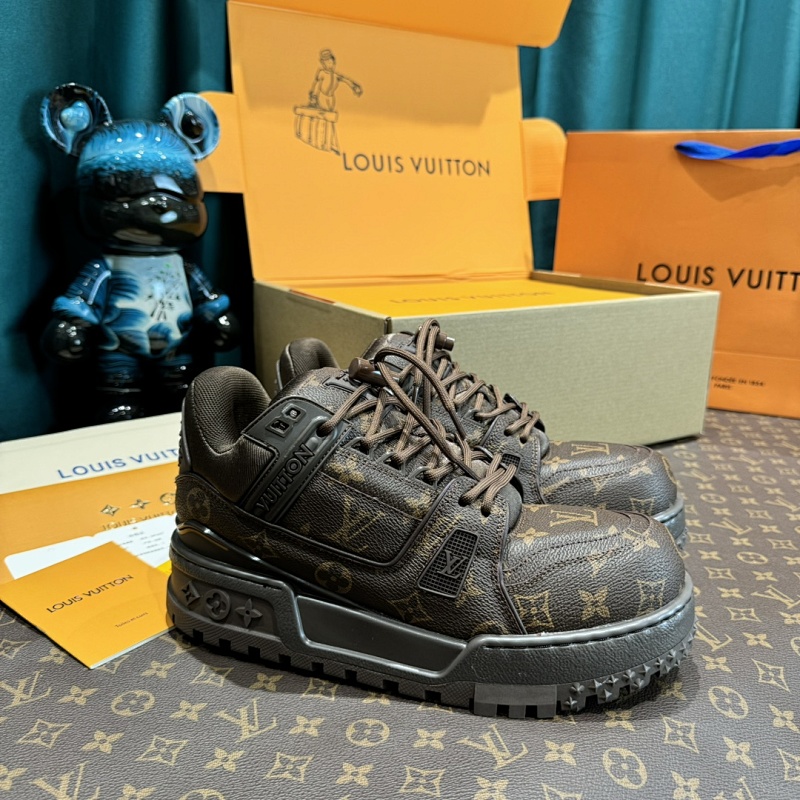 LOUIS VUITTON SNEAKERS (252)