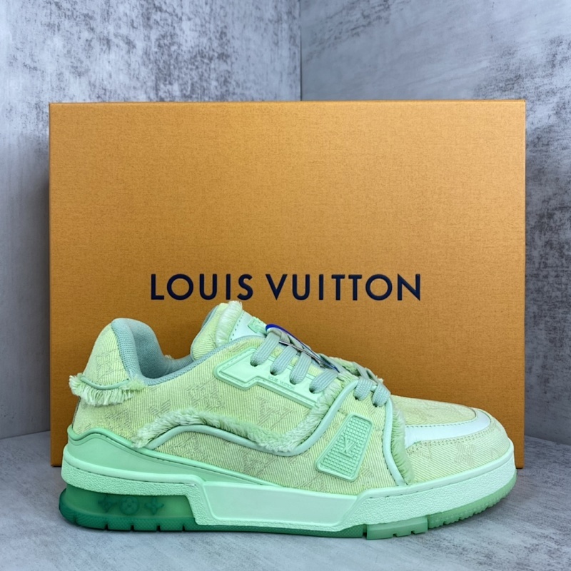 LOUIS VUITTON SNEAKERS (534)