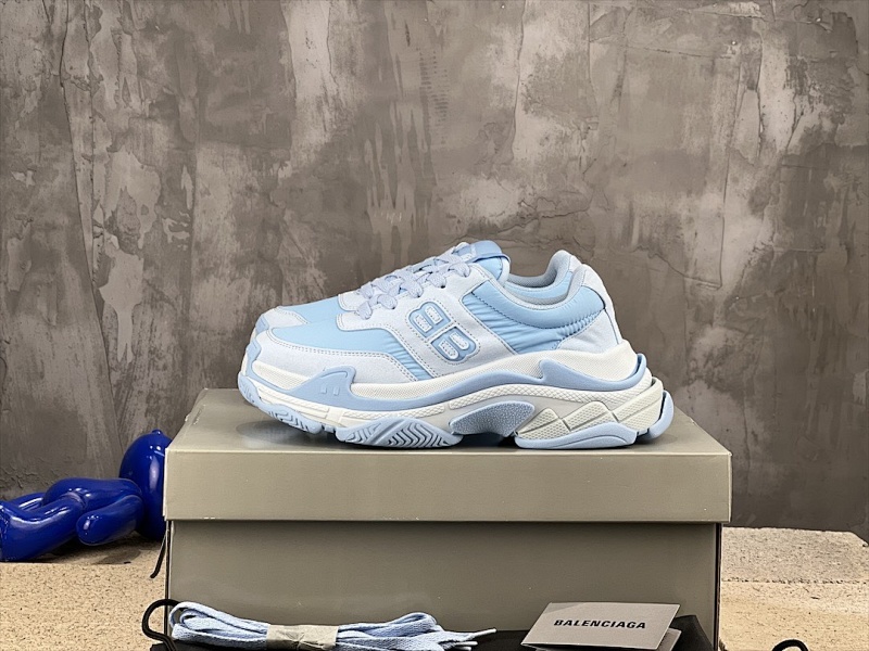 BALENCIAGA SNEAKERS (552)