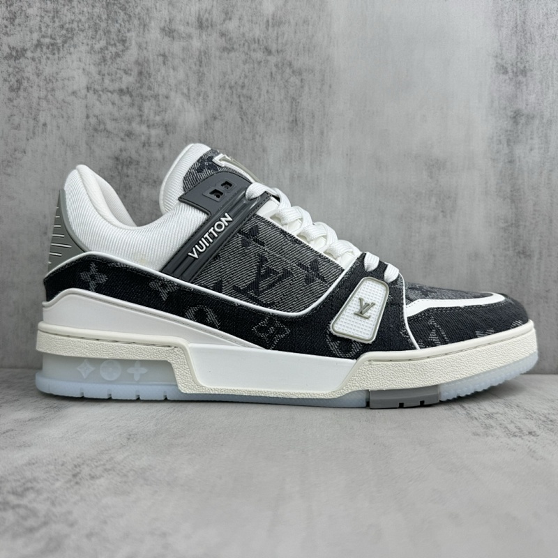 LOUIS VUITTON SNEAKERS (169)