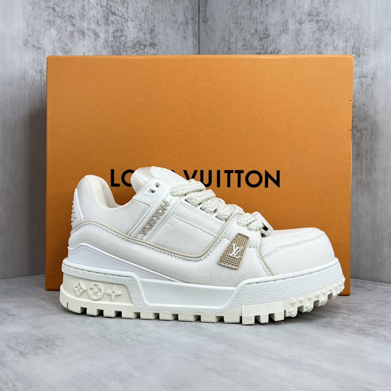 LOUIS VUITTON SHOES (713)