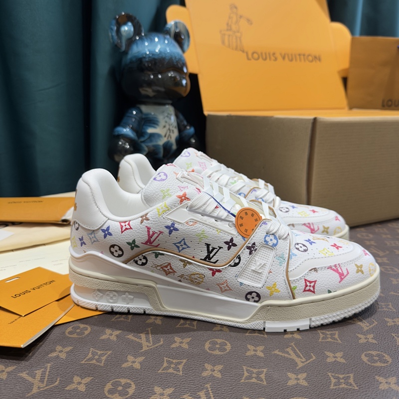 LOUIS VUITTON SNEAKERS (42)