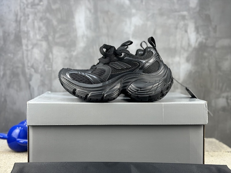 BALENCIAGA SNEAKERS (415)