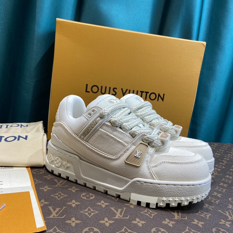 LOUIS VUITTON SNEAKERS (385)