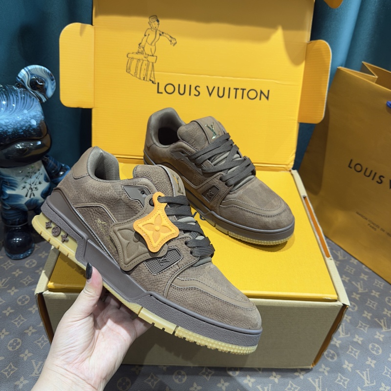 LOUIS VUITTON SNEAKERS (72)