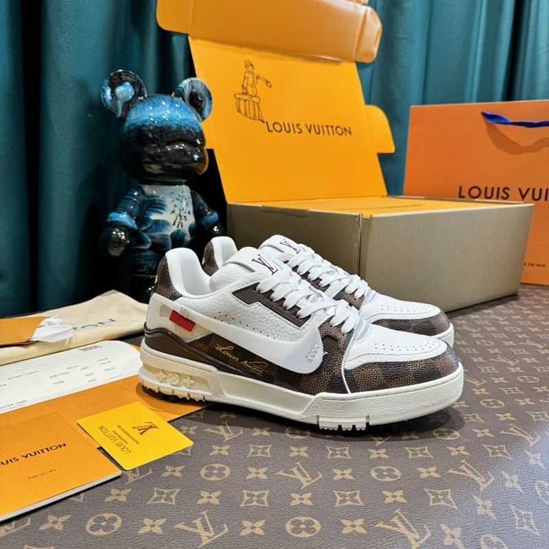 LOUIS VUITTON SNEAKERS (23)