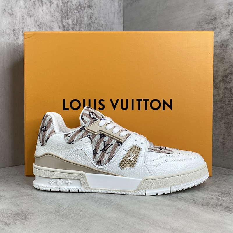 LOUIS VUITTON SNEAKERS (522)