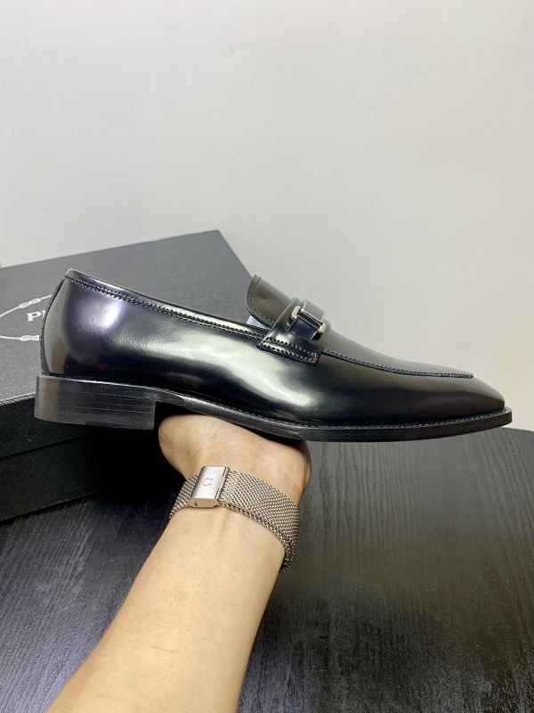 PRADA SHOES (479)