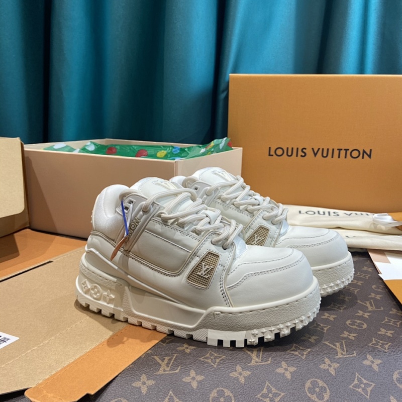 LOUIS VUITTON SHOES (384)