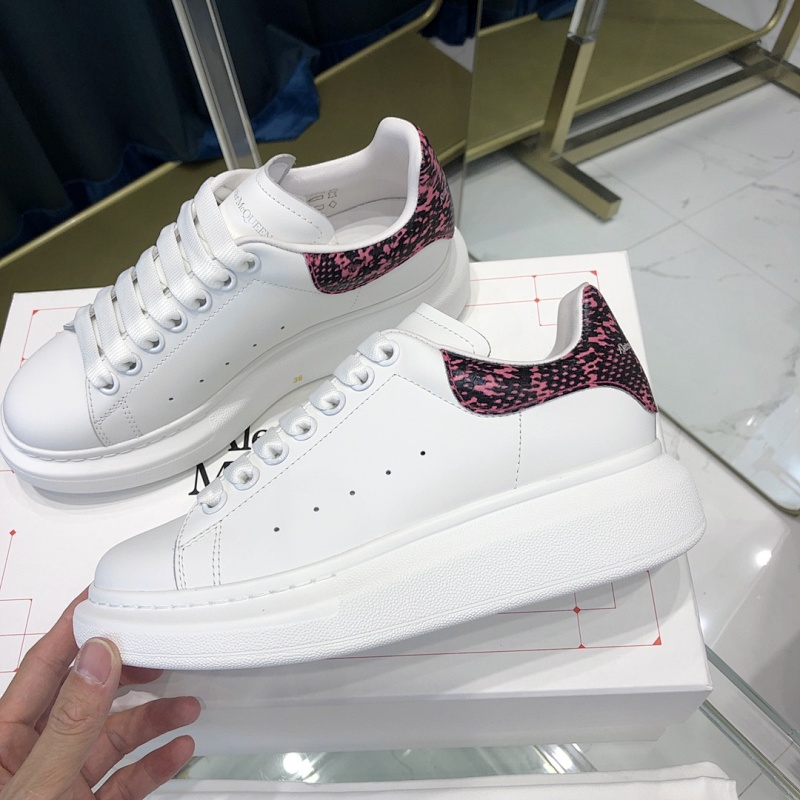 ALEXANDER MCQUEEN (39)